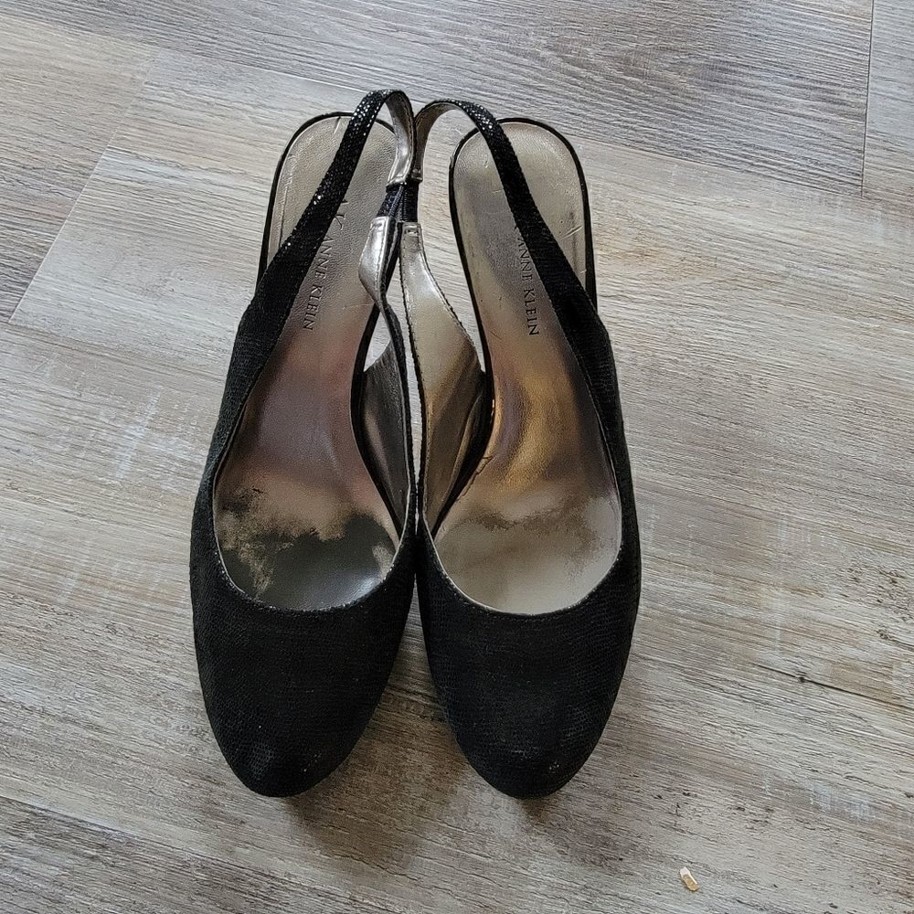 Anne Klein Wylie black Size 7.5 leather pumps heels